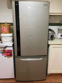 (Category: ) located in . Submitted by hello.wardrobe (Listing ID 1132614746, Image 1). Description: .