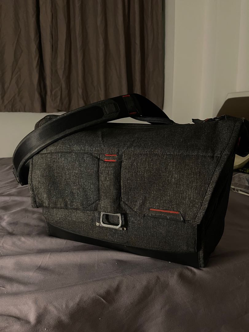 Peak Design Messenger V1 15”, Photography, Photography Accessories, Camera Bags & Carriers on