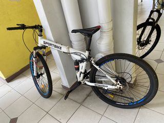(Category: ) located in . Submitted by hobbybee.sg (Listing ID 1132966478, Image 1). Description: .