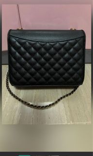 (Category: ) located in . Submitted by eunnnnn (Listing ID 1133003064, Image 1). Description: .
