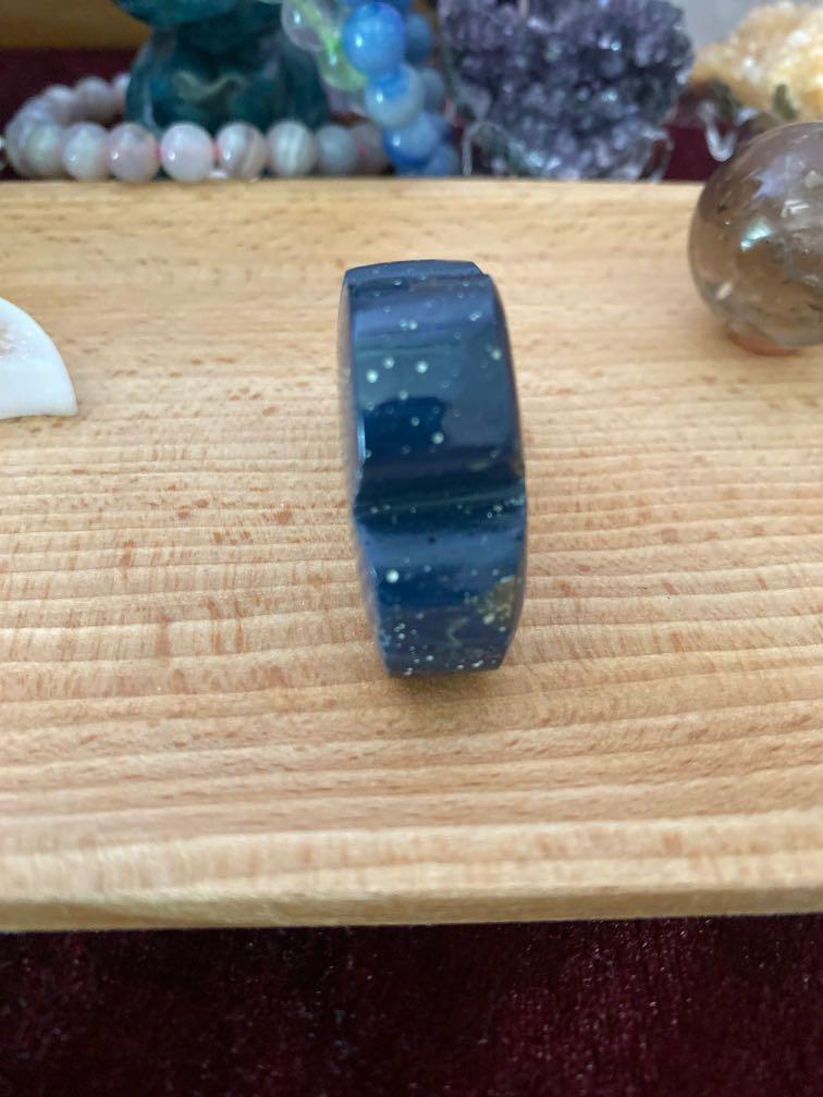 Sieber Agate Cloud (Category: Precious Stones) located in Singapore. Submitted by clearhycloset (Listing ID 1132978950, Image 3). Description: PRICE REDUCED. please do help me to clear my old crystals! approx 4.5cm across. Normal Postage at $1.80 .