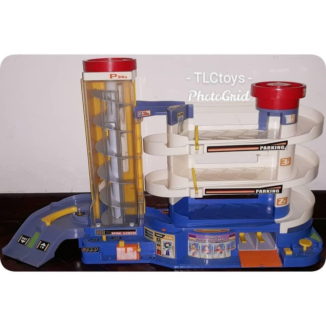 Takara Tomy & Tomica Super Auto Car Parking Garage Building Set