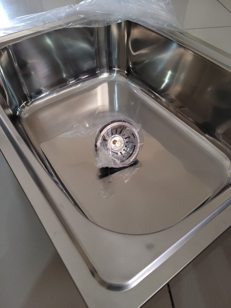 Single-bowl sink