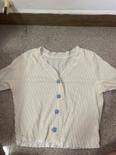 (Category: ) located in . Submitted by secondhand.clothing_ (Listing ID 1133000349, Image 1). Description: .