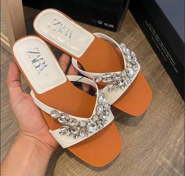 White Flat Vinyl Pearl Bead Sandals Zara Zara Flat Sandals, Black