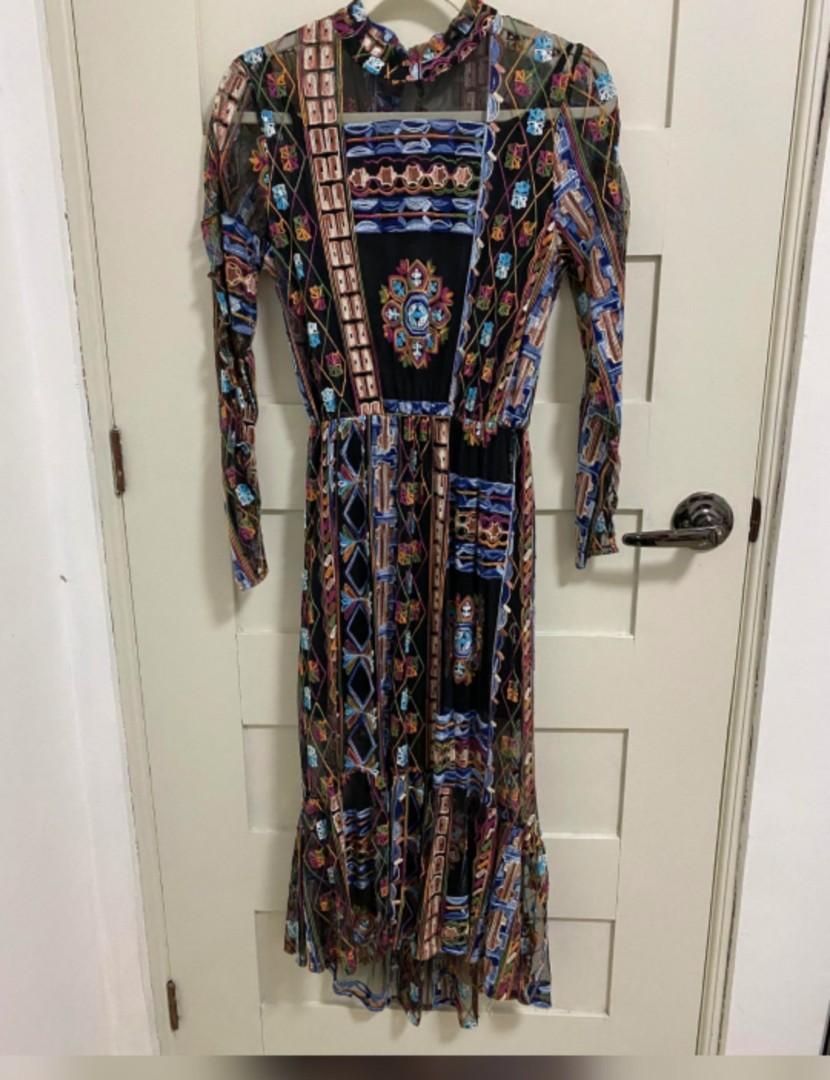 Zara Printed Dress with black inner* Small Size (Category: Dresses) located in Las Pinas. Submitted by quinnbea (Listing ID 1133043254, Image 1). Description: Bought P4,000.00 used once..