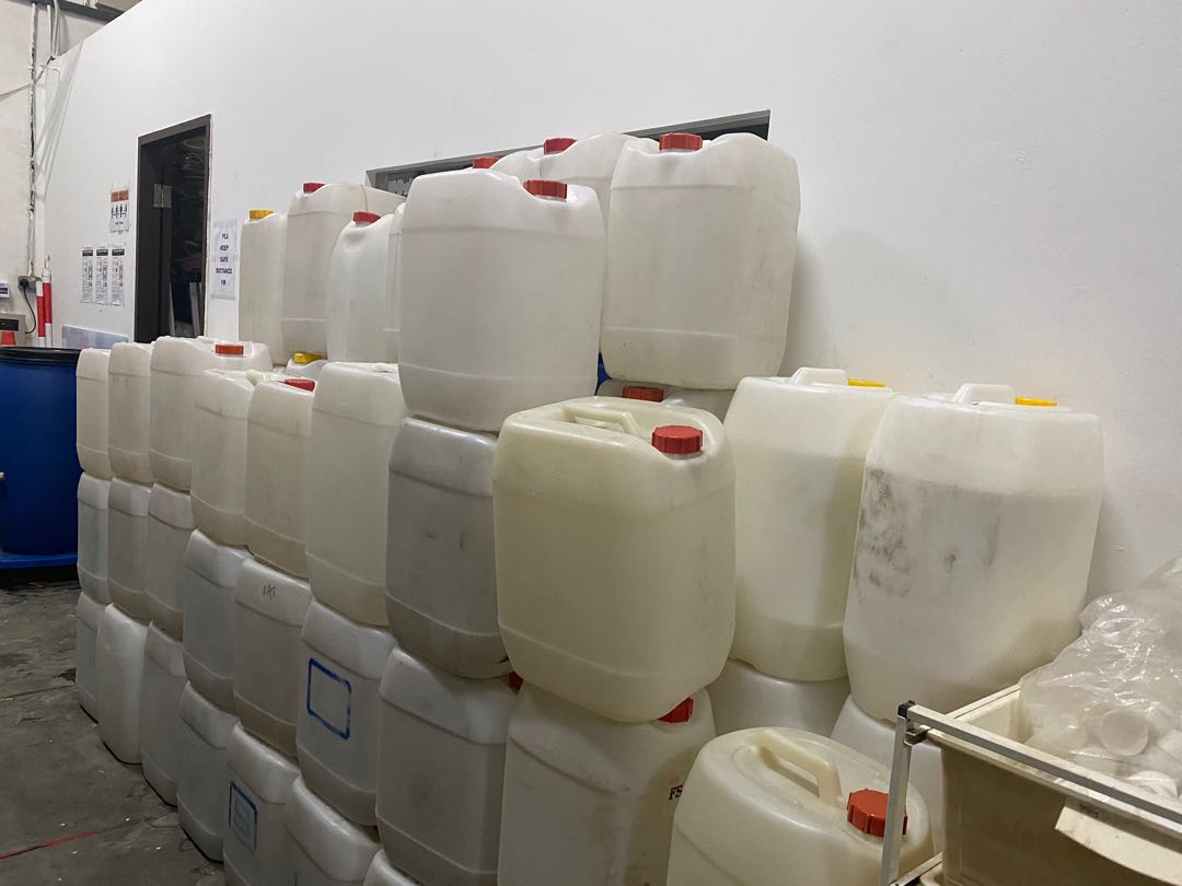25L HDPE container/ carboy/ jerry can/ drum, Everything Else on Carousell