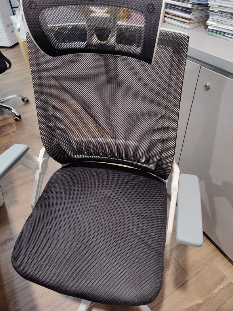 Brand new office chair in its original packaging, Furniture & Home