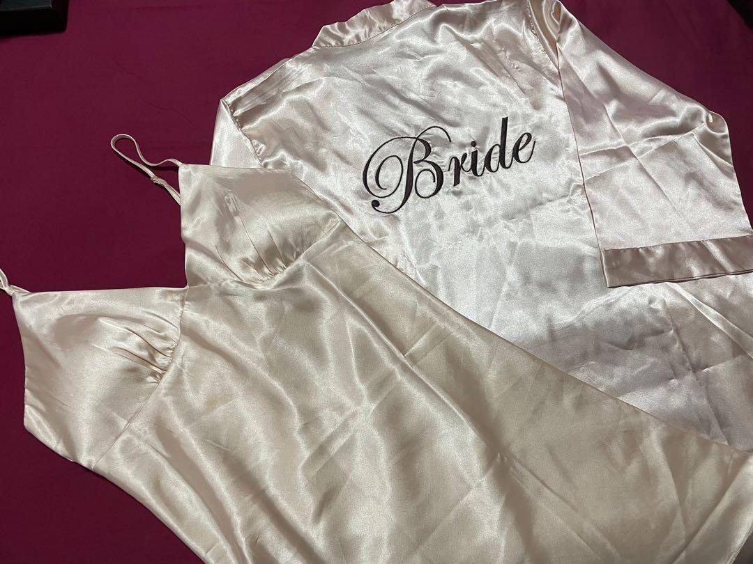 Bride Bathrobe (Category: New Undergarments & Loungewear) located in Singapore. Submitted by wadangee (Listing ID 1133161721, Image 3). Description: Full set with inner dress .