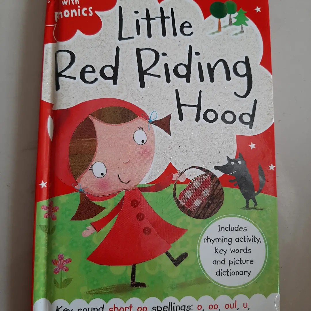 Buku little red riding hood, Buku &amp; Alat Tulis, Buku Anak-Anak di Carousell
