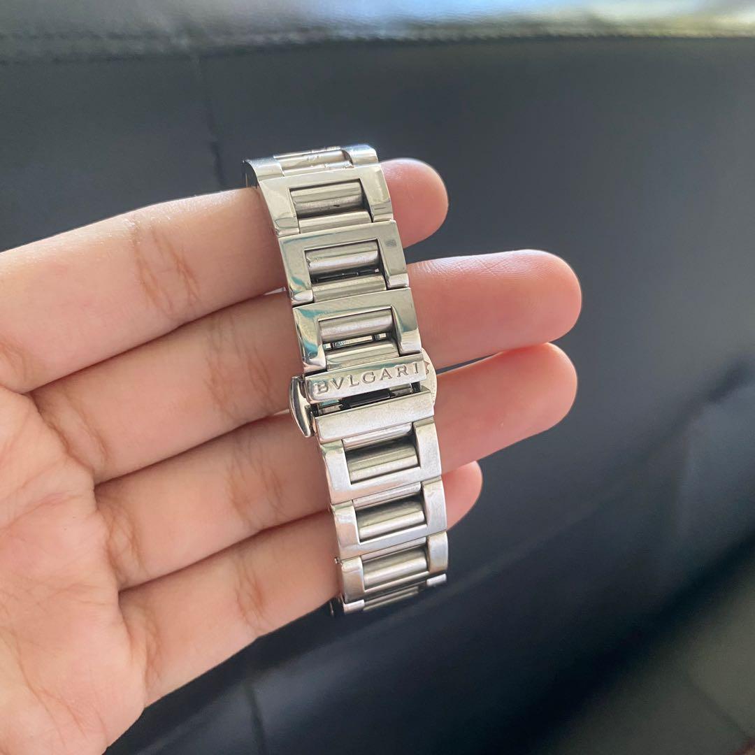 BVLGARI Rettangolo Chronograph Watch (Category: Luxury Watches) located in Manila. Submitted by baywatchesph (Listing ID 1133198829, Image 3). Description: Authentic BVLGARI / BULGARI Rettangolo Mens / Unisex Watch Ref no. RTC 49 S In excellent condition. Quartz movement 47 x 29mm case size Sapphire crystal glass Date & Chronograph display Stainless steel case and strap Swiss made With presentation box. Retail Price: Php262,576 ($5,250) Selling p