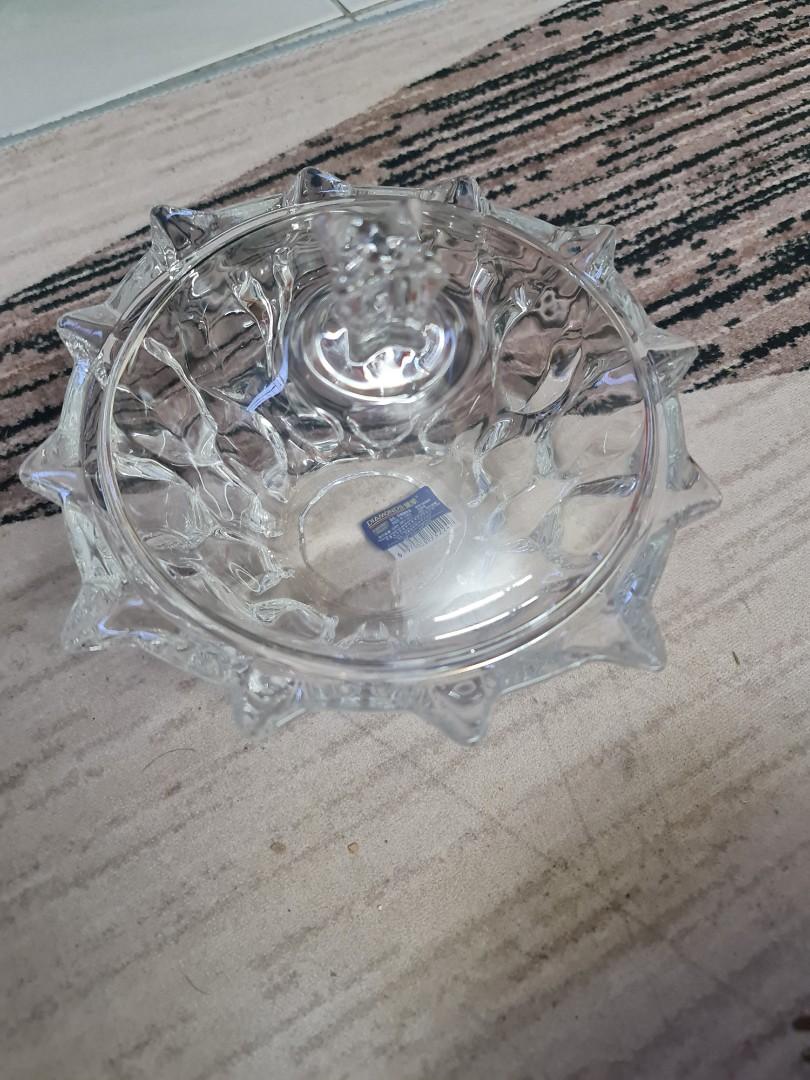 Candy ware (Category: Coffee & Tea Tableware) located in Puchong. Submitted by smiling_sailor (Listing ID 1133277772, Image 1). Description: Glass candy ware with diamonds shape, very presentable if serving on the table..