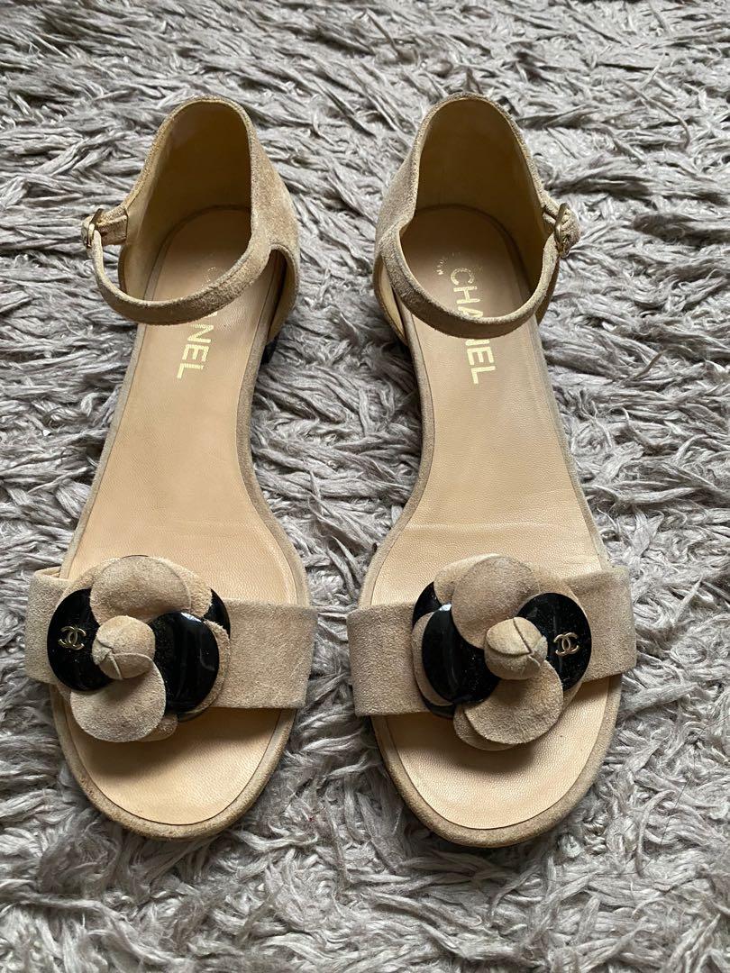 Chanel camelia suede flat sandals, Women's Fashion, Footwear, Flats on  Carousell