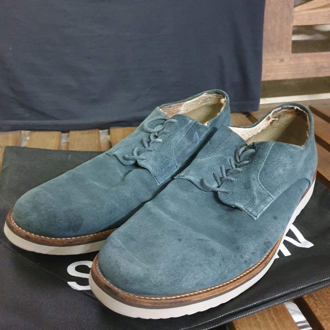 Clarks Freely Turn semi formal shoes