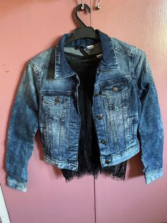 (Category: ) located in . Submitted by decluttering.b (Listing ID 1133146414, Image 1). Description: .