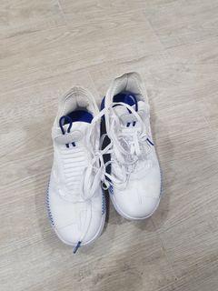 Curry basketball shoe