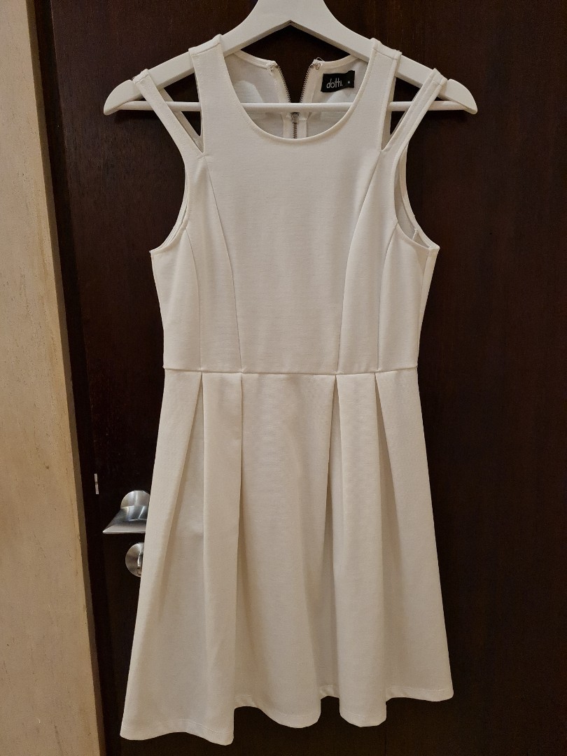 Dotti White dress, Fesyen Wanita 