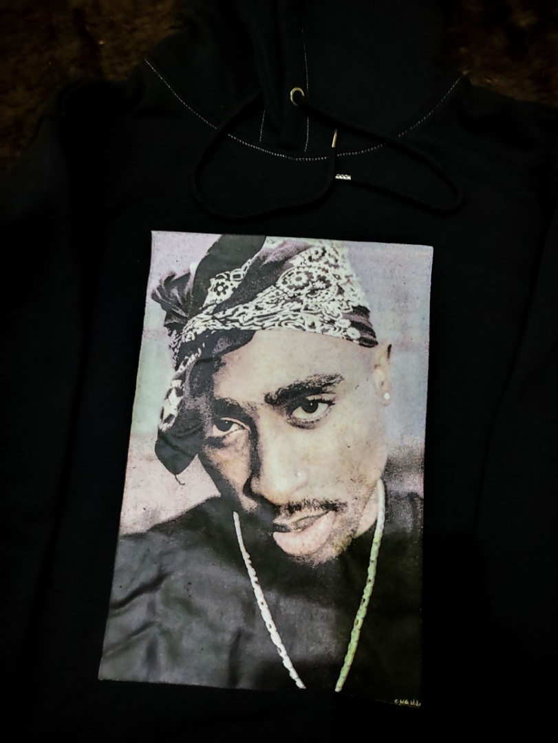 Tupac hoodie hotsell forever 21