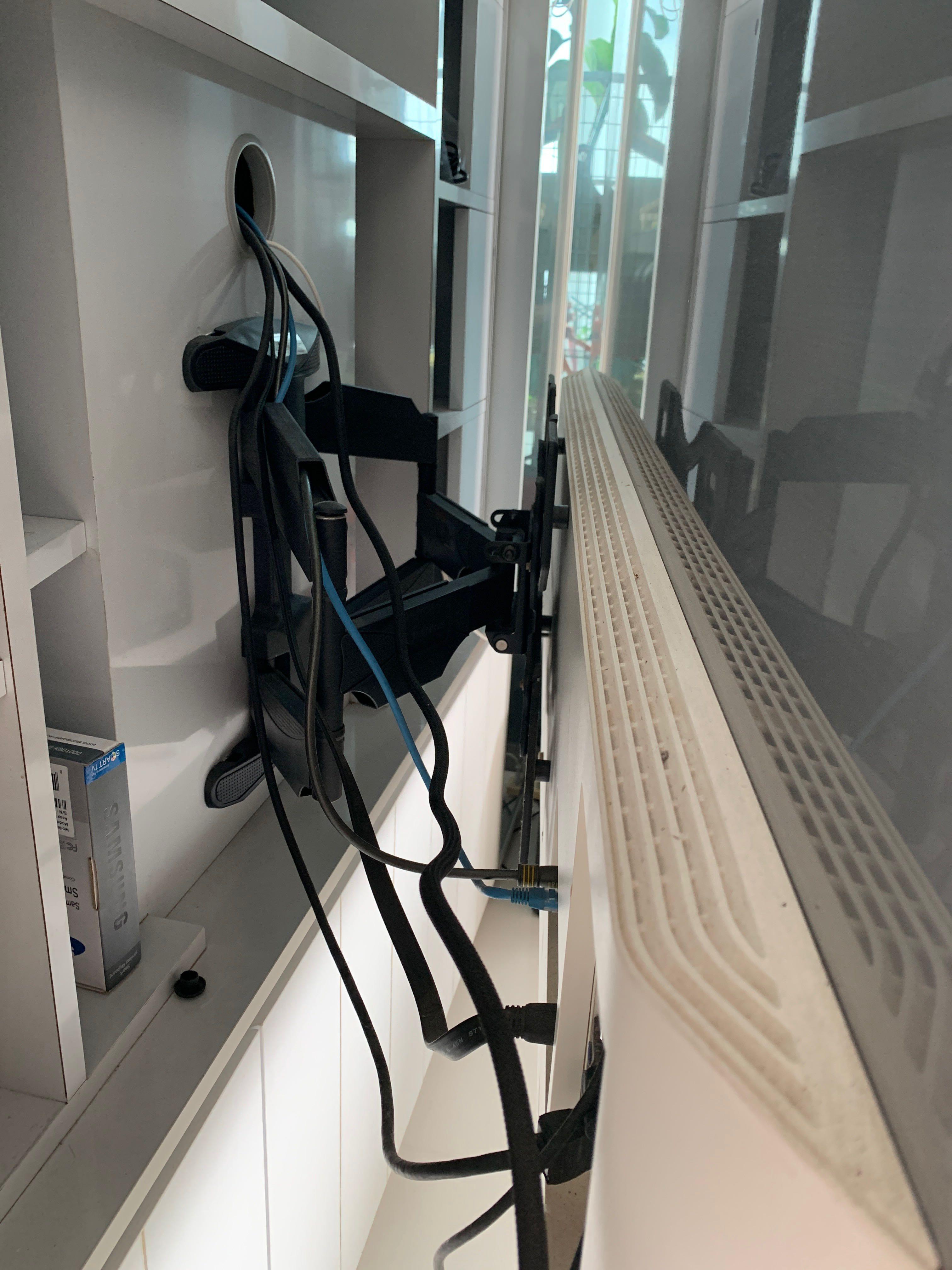 Space saving TV Wall Mount flushed TV in look, TV & Home