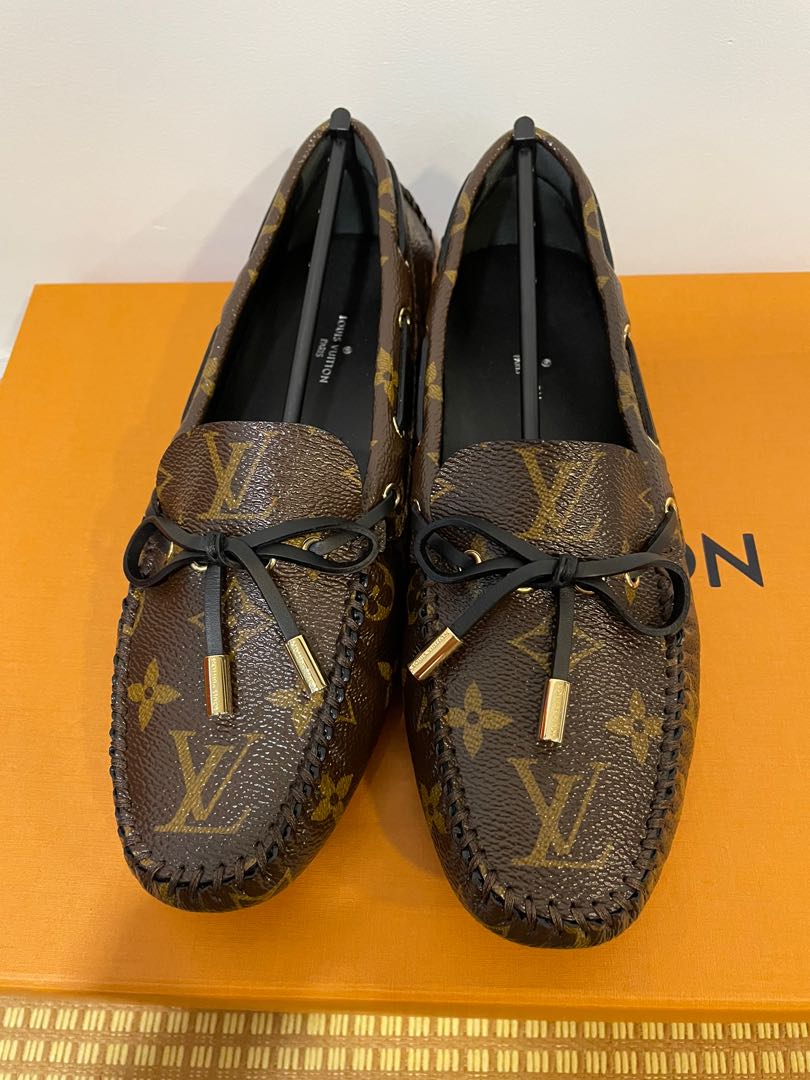 LV Gloria Flat Loafer, Women's Fashion, Footwear, Loafers on Carousell