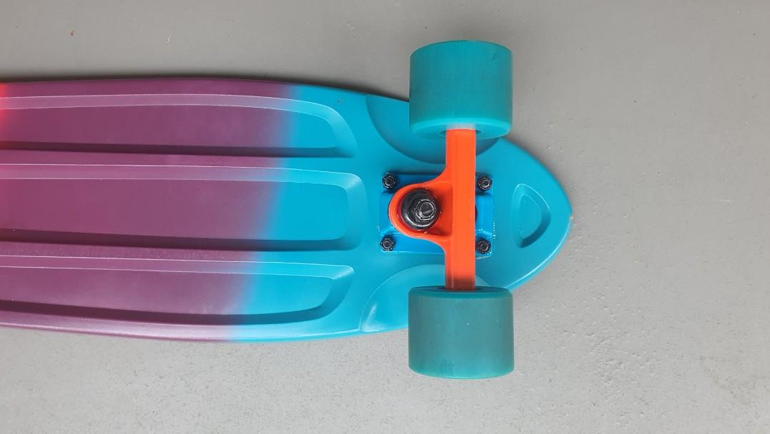 Penny board (Category: Other Sports Equipment and Supplies) located in Singapore. Submitted by v.vendetta (Listing ID 1133123721, Image 4). Description: Item in very good condition. Bought on impulse. meet up to deal..