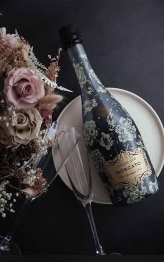靚靚花花PIZZOLATO Moscato (Organic Wine), 嘢食& 嘢飲, 酒精飲料- Carousell