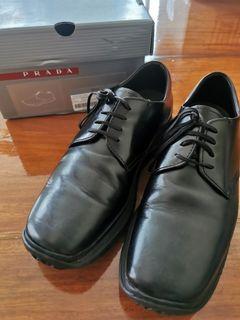 Prada Men leather dress Shoes