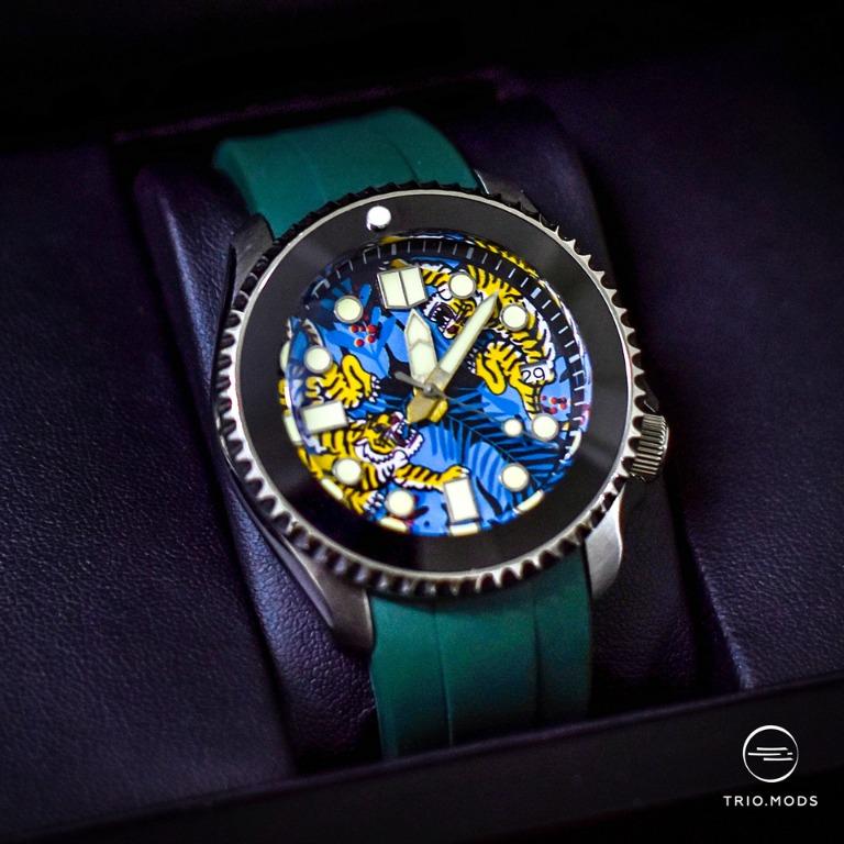 Seiko Artistic Printed Dial Diver Watch - custom modded by Trio Mods -  SKTM0009, Luxury, Watches on Carousell