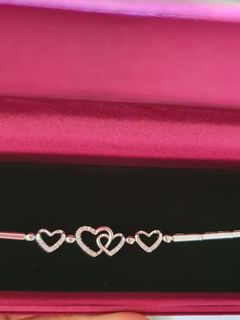(Category: ) located in . Submitted by treasurenpreloved (Listing ID 1130023175, Image 1). Description: .