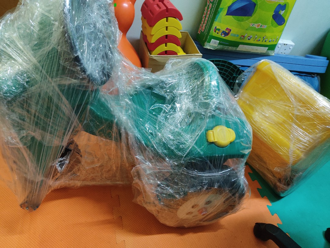 Step 2 Tractor and Trailer, Hobbies & Toys, Toys & Games on Carousell