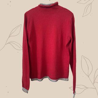 Turtleneck sweatshirt