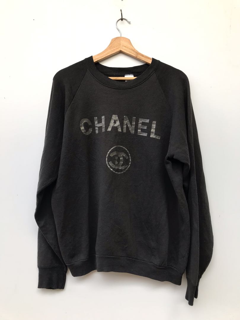 Vintage 90s Chanel Bootleg Sweatshirt, Women's Fashion, Tops, Longsleeves  on Carousell