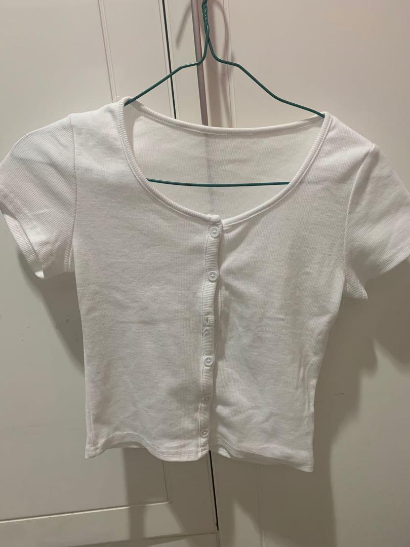 white crop top, Fesyen Wanita, Pakaian 