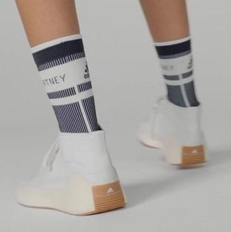 Adidas by Stella McCartney Treino Mid-Cut Shoes - White FY1176, 女裝, 鞋, 波鞋-  Carousell