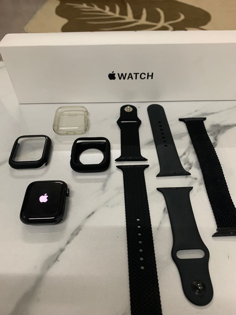 Apple Watch SE 44mm (wifi), Mobile Phones \u0026 Tablets, Others on Carousell