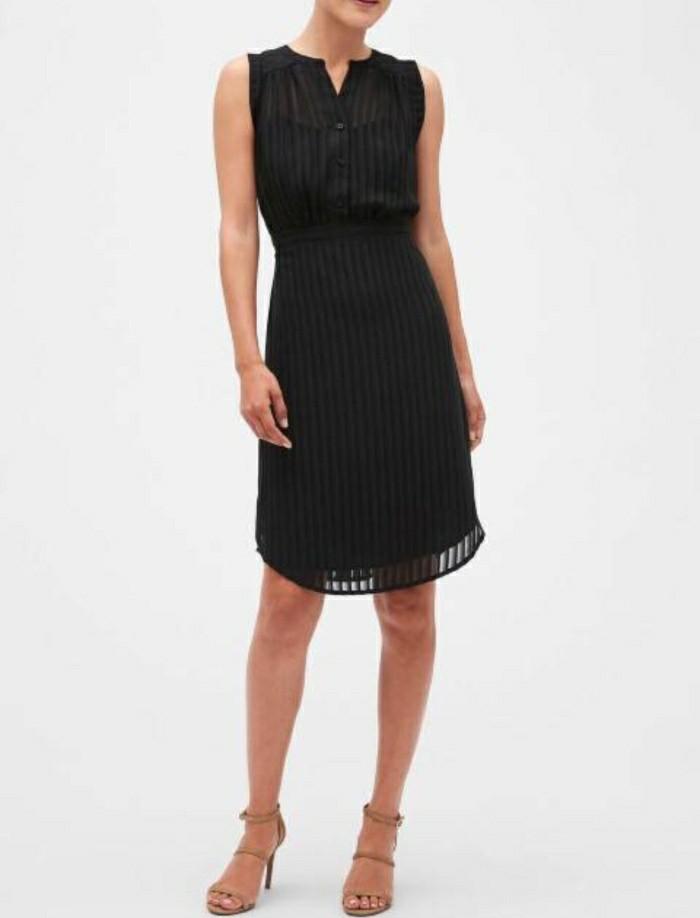 Banana Republic black sleeve less shirt 