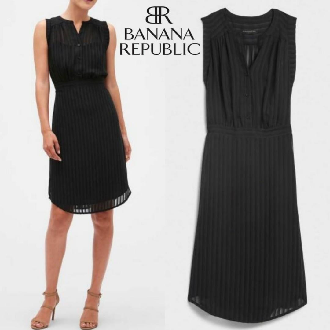 Banana Republic black sleeve less shirt 