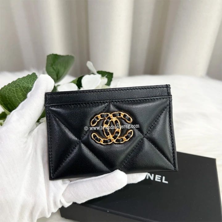 SOLD!✖️Chanel 19 Flat Card Holder in Black Lambskin AGHW, Luxury, Bags &  Wallets on Carousell