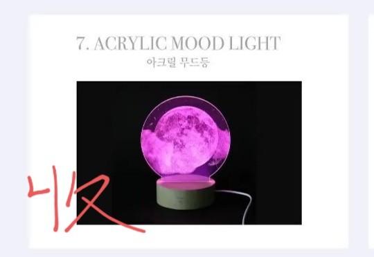 IU [strawberry moon] ACRYLIC MOOD LIGHT - K-POP/アジア