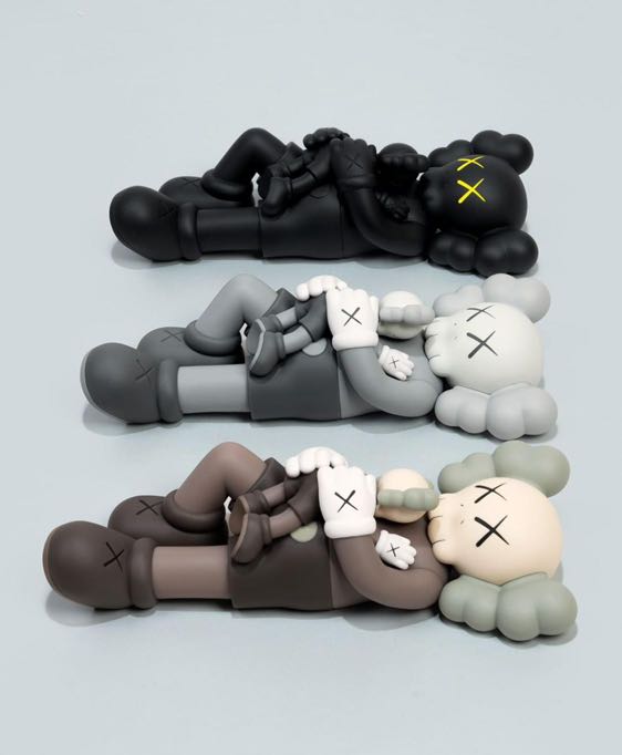 KAWS Holiday Space Figure （ピンクゴールド） supp.in