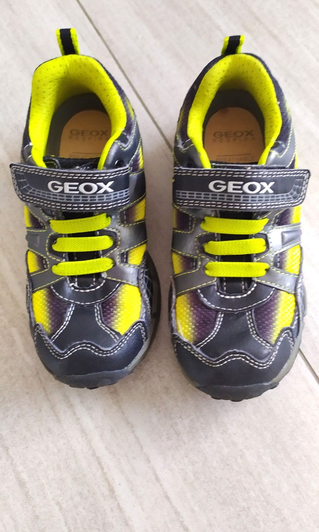 Geox new arrivals light shoes