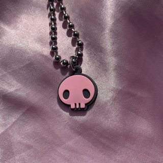 (Category: ) located in . Submitted by prelvdcloset (Listing ID 1133417277, Image 1). Description: .