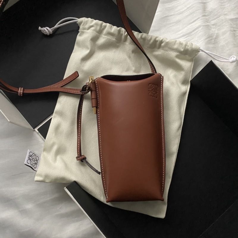 Loewe hotsell pocket gate