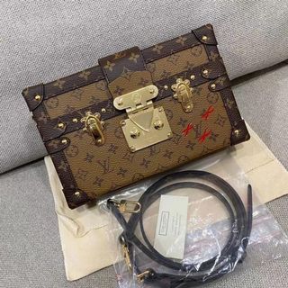(Category: ) located in . Submitted by abluxebrands (Listing ID 1133356947, Image 1). Description: .