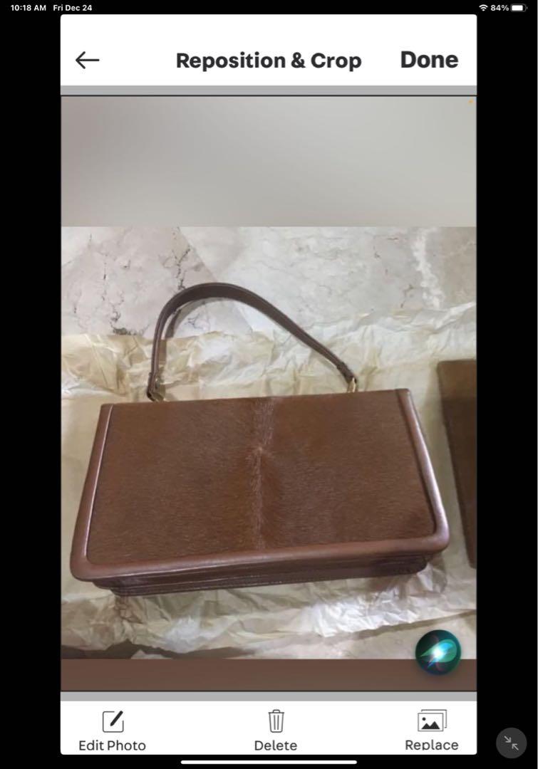 Sale! Moises Vega Handbag (Category: Purses & Pouches) located in Mandaluyong City. Submitted by gokat (Listing ID 1133292612, Image 3). Description: Moises Vega Handbag Like New .