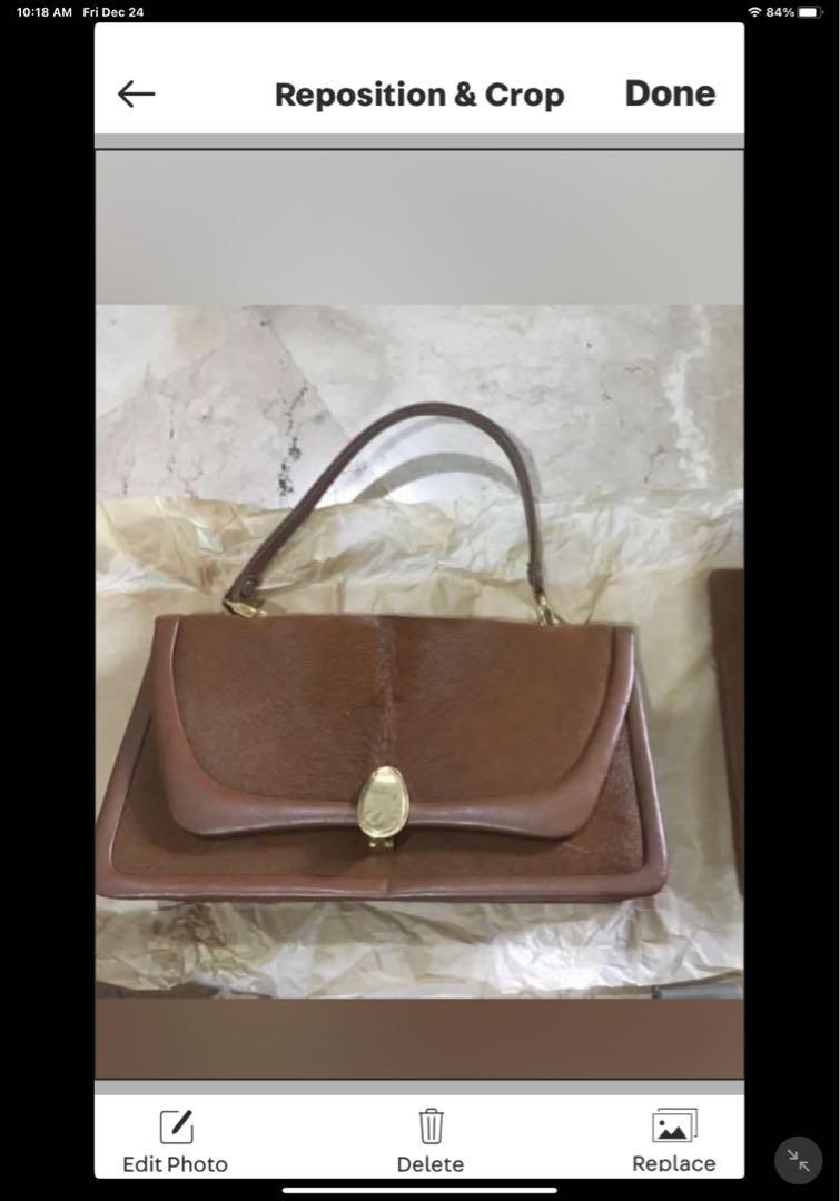 Sale! Moises Vega Handbag (Category: Purses & Pouches) located in Mandaluyong City. Submitted by gokat (Listing ID 1133292612, Image 2). Description: Moises Vega Handbag Like New .