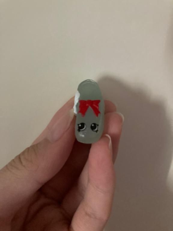 Glow in store the dark shopkins