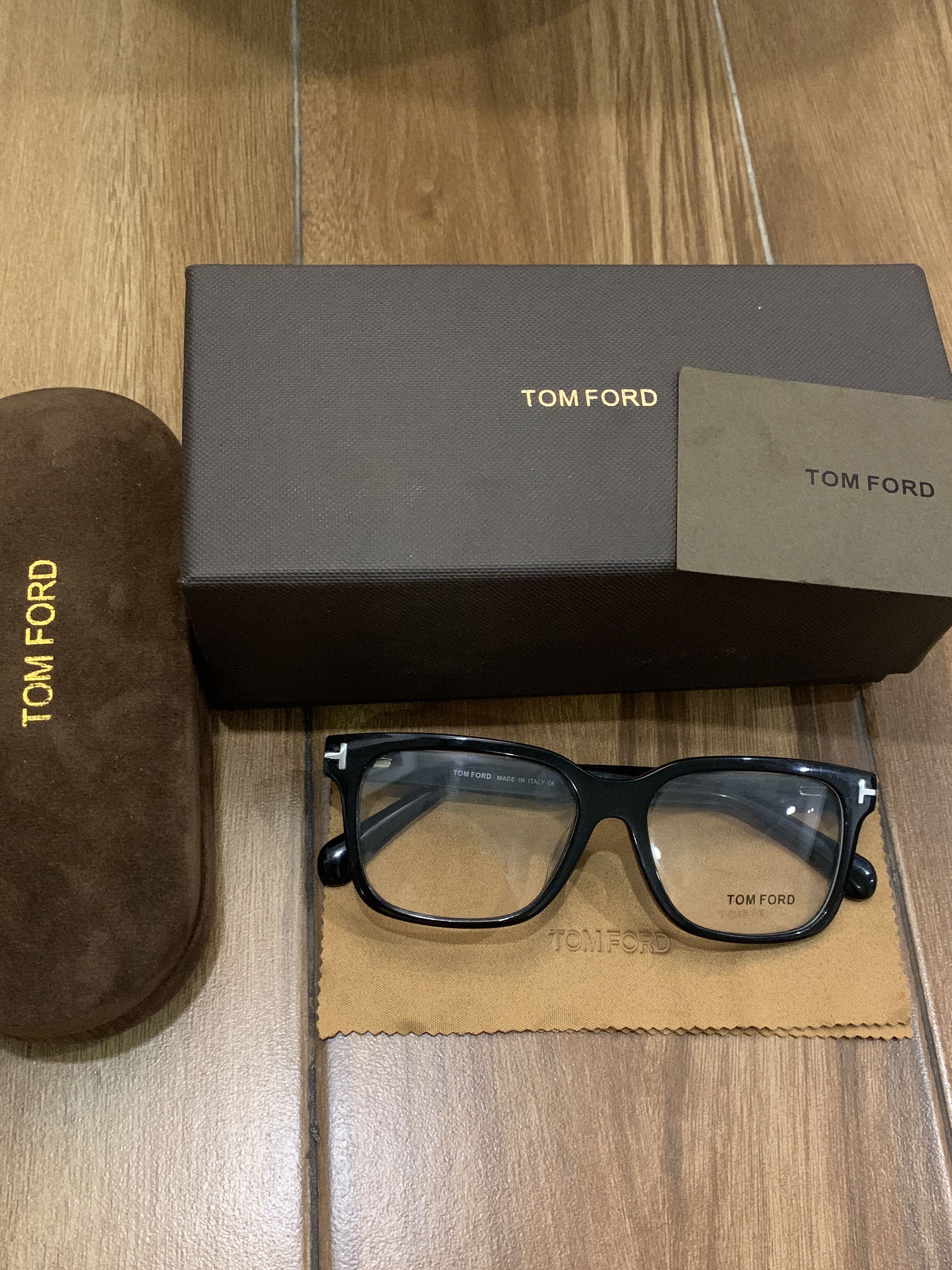 Tomford Black Frame glasses, Barang 