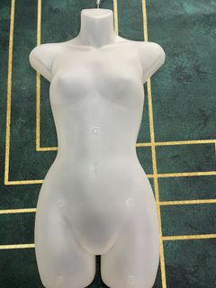 (Category: ) located in . Submitted by kitmaisonboutique (Listing ID 1133360824, Image 1). Description: .