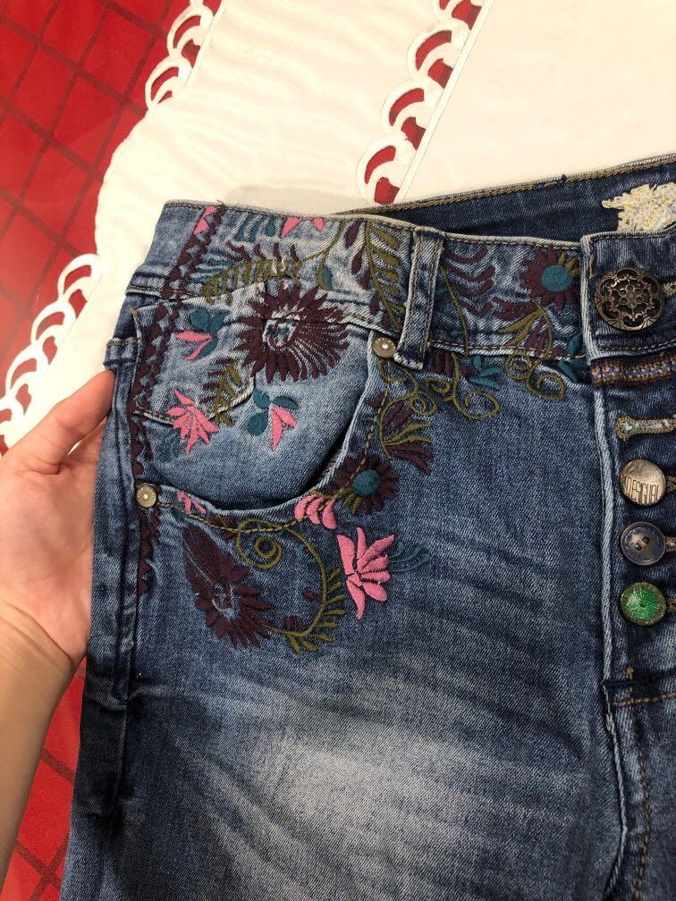 Desigual discount embroidered jeans